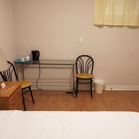 Cozy Private Rm Heart Of North York Free Parking Full Kitchen Close To Downtown Apartamento Toronto Exterior foto